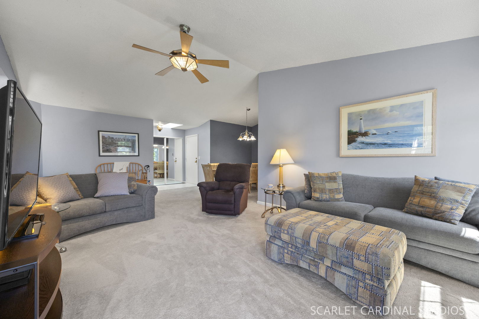 3rd image of 594 Elizabeth Dr, Wood Dale, IL 60191