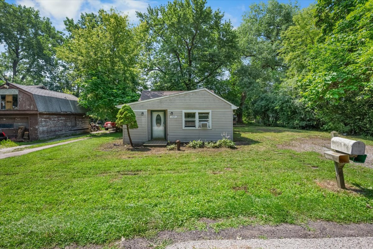 Homes for sale in Crystal Lake, IL | 1325 Louise St, Crystal Lake, IL 60014 | MLS# 12702740