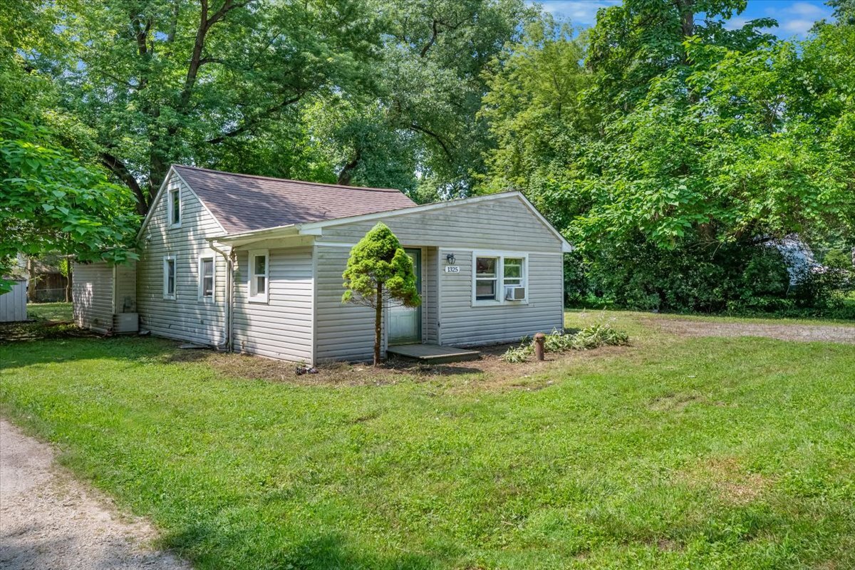 Homes for sale in Crystal Lake, IL | 1325 Louise St, Crystal Lake, IL 60014 | MLS# 12702740