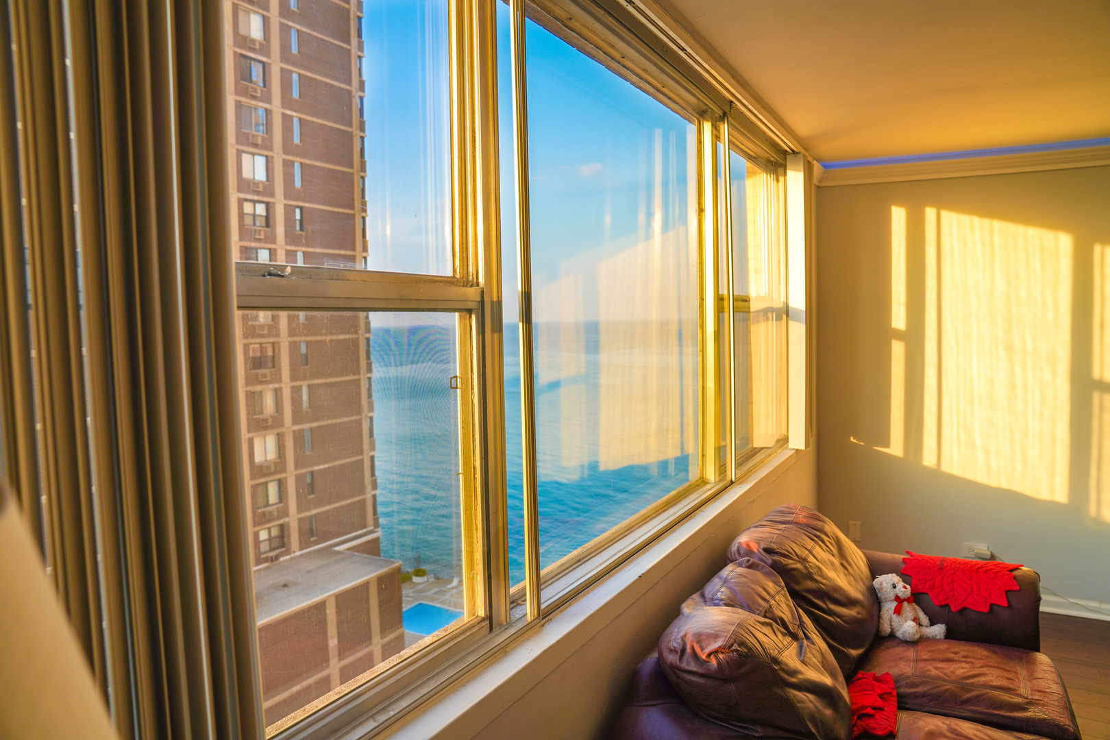 4th image of 6301 N Sheridan Rd, Chicago, IL 60660