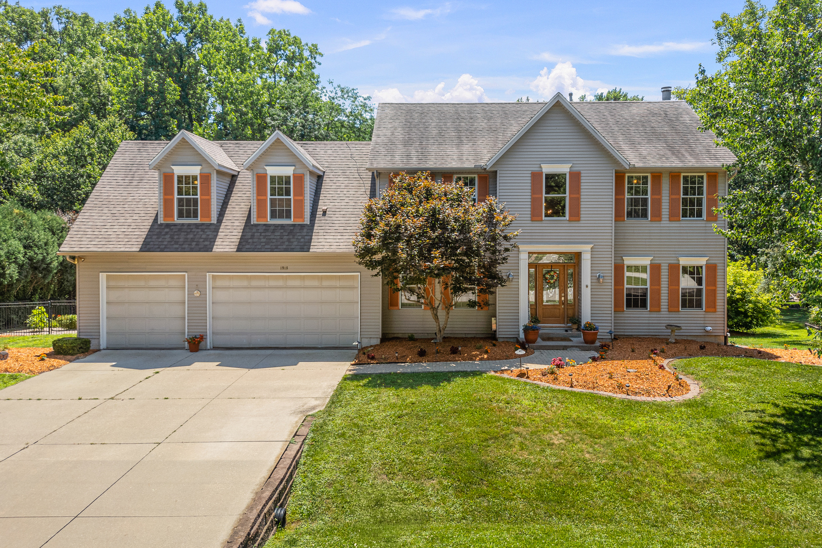 Homes for sale in Port Byron, IL | 1918 Brierwood Ln, Port Byron, IL 61275 | MLS# 12702826