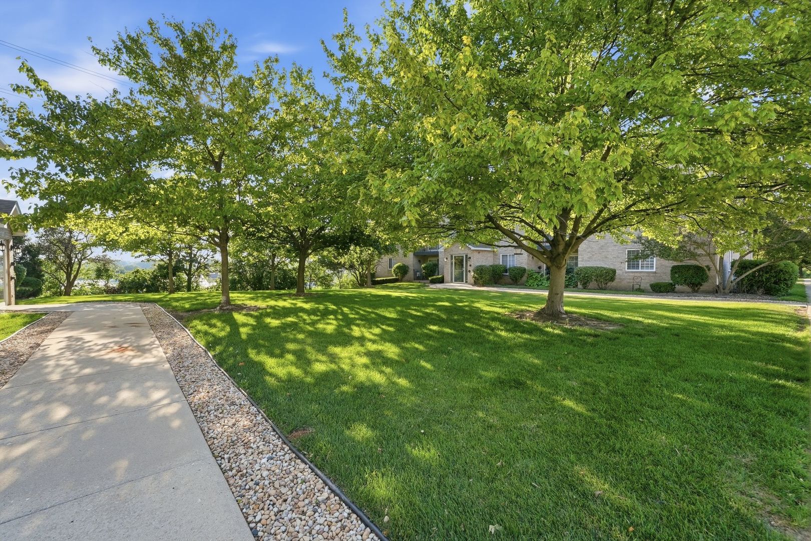 Homes for sale in Homer Glen, IL | 12928 W 159th Street, Homer Glen, IL 60491 | Houzeo