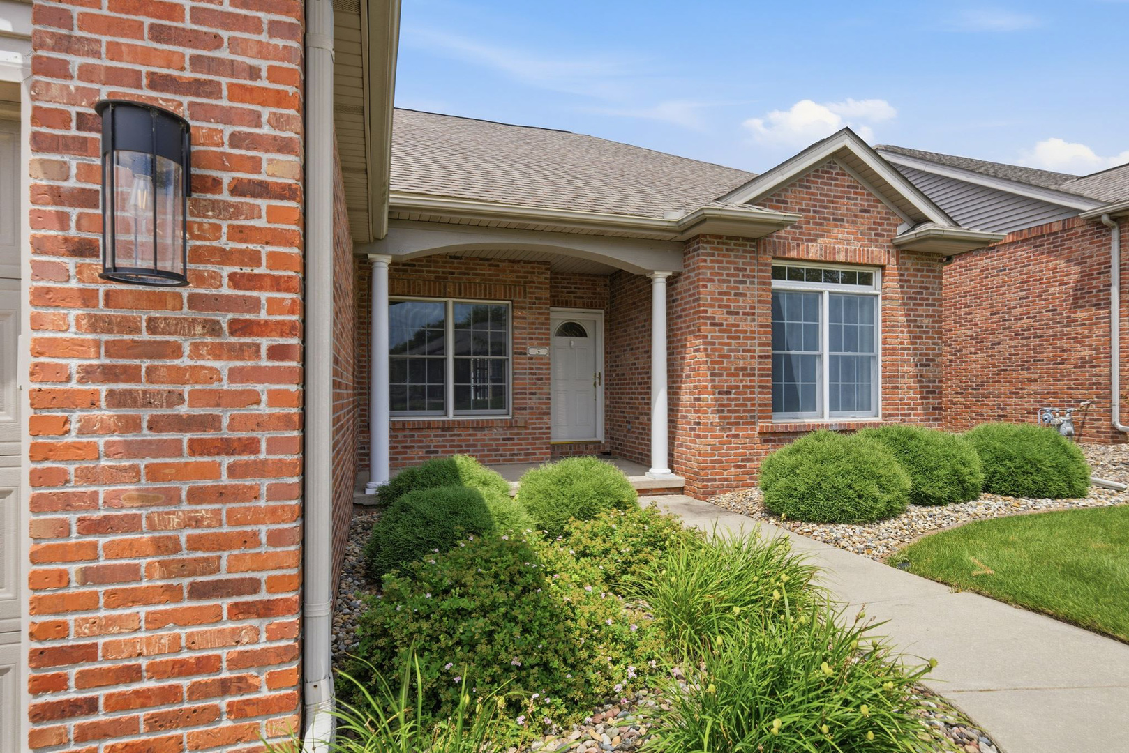 2nd image of 5 Spring Ridge Cir, Bloomington, IL 61704 | MLS# 12702849