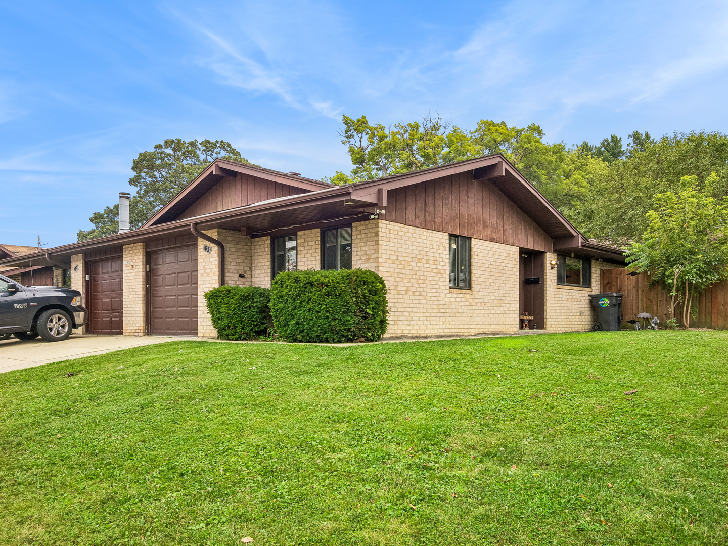 2nd image of 131 Innsbrook Dr, Streamwood, IL 60107 | MLS# 12702910