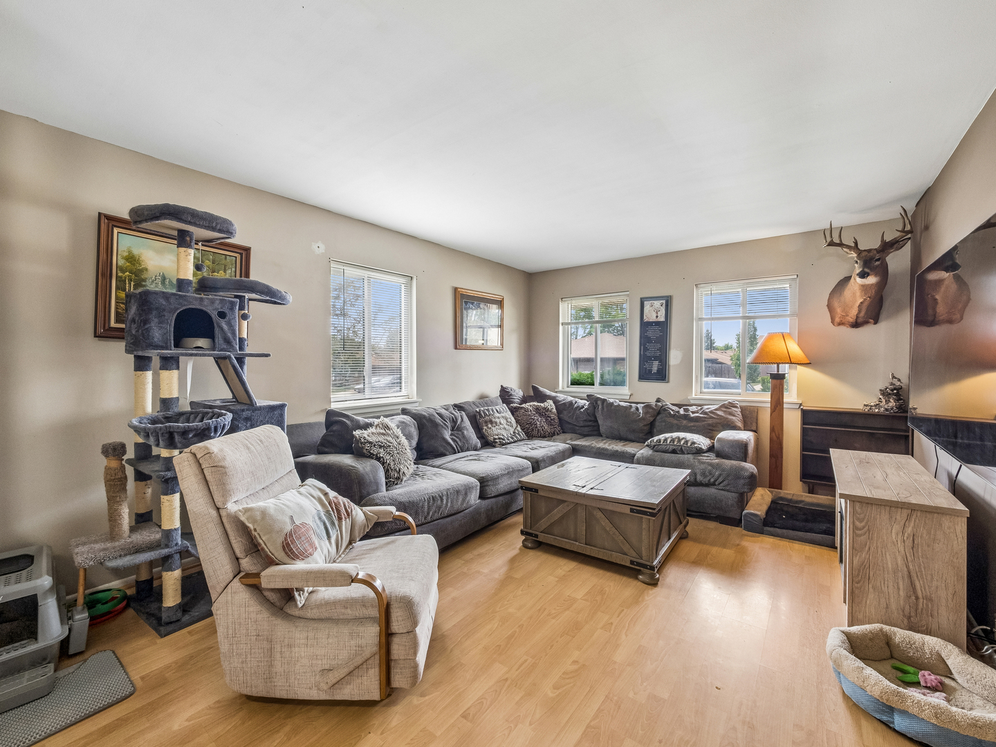 3rd image of 131 Innsbrook Dr, Streamwood, IL 60107 | MLS# 12702910