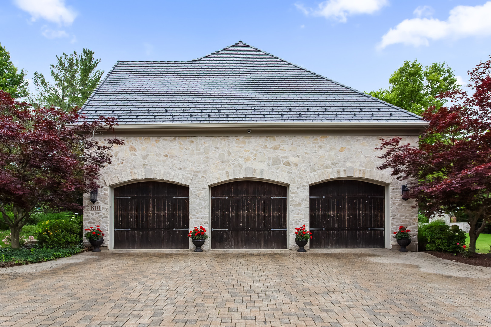 5th image of 610 Grant Ct, Burr Ridge, IL 60527 | MLS# 12702919