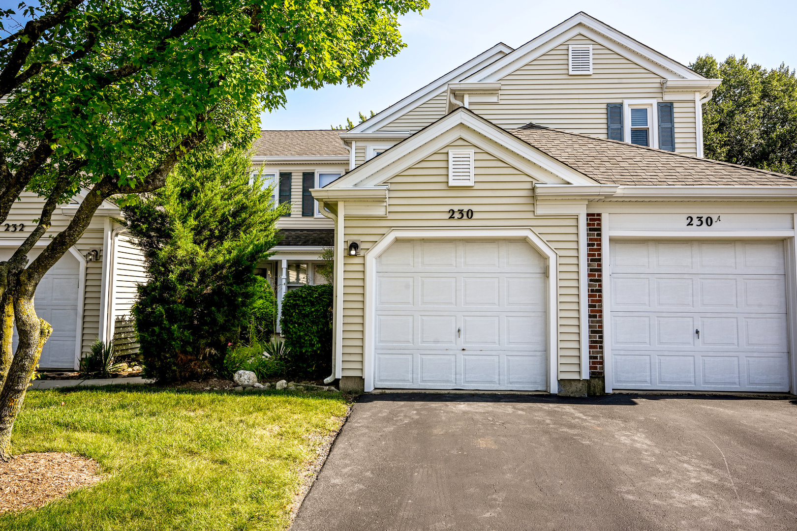 2nd image of 230 University Ln, Elk Grove Village, IL 60007 | MLS# 12702953