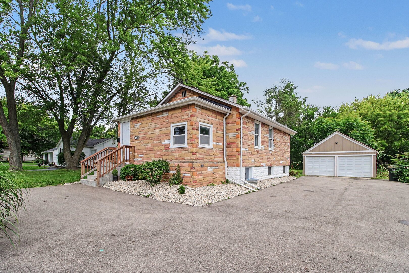 Homes for sale in Round Lake, IL | 208 W Nippersink Rd, Round Lake, IL 60073 | MLS# 12702976