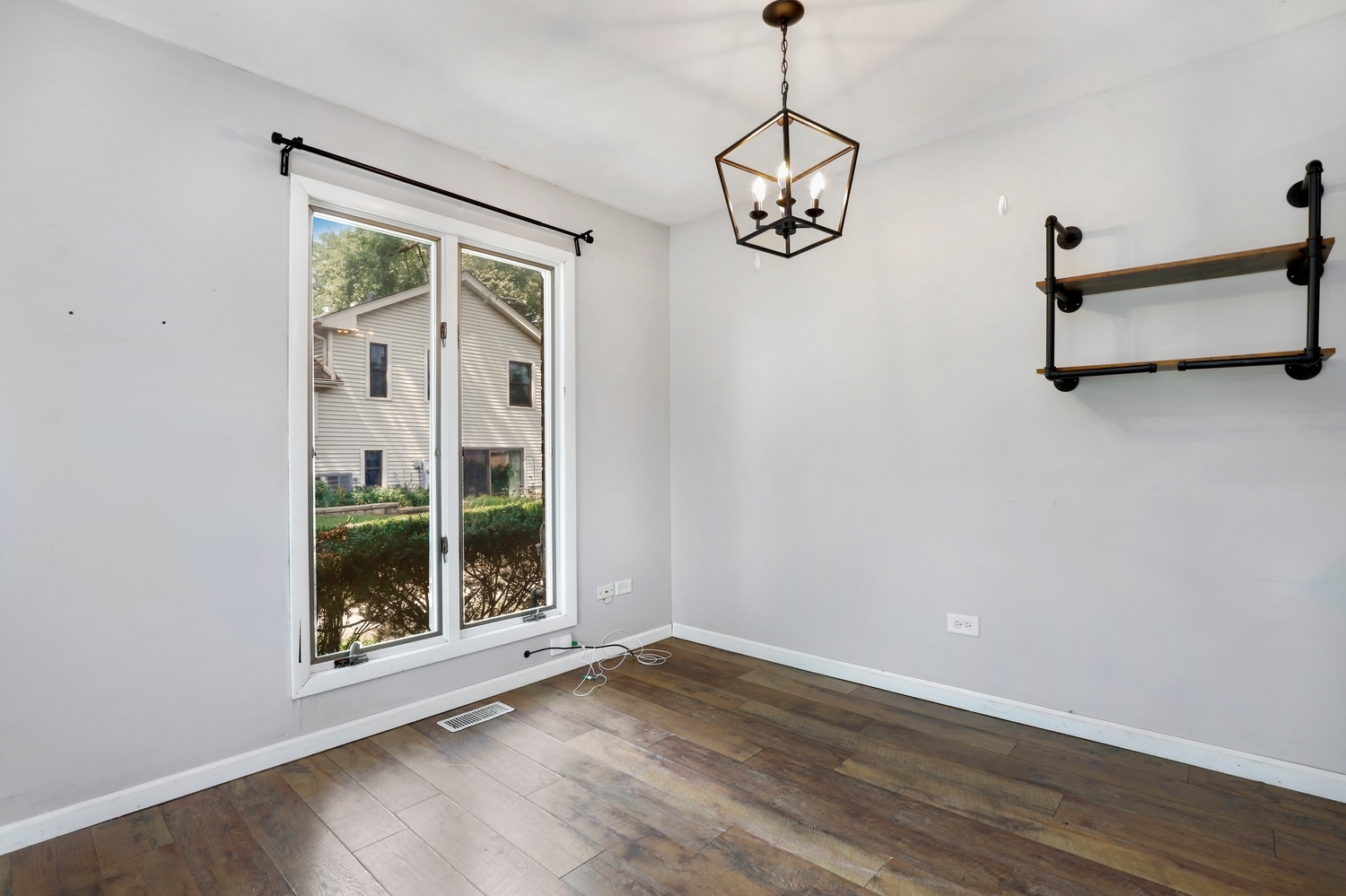 5th image of 415 Sunnybrook Ln, Wheaton, IL 60187 | MLS# 12703074