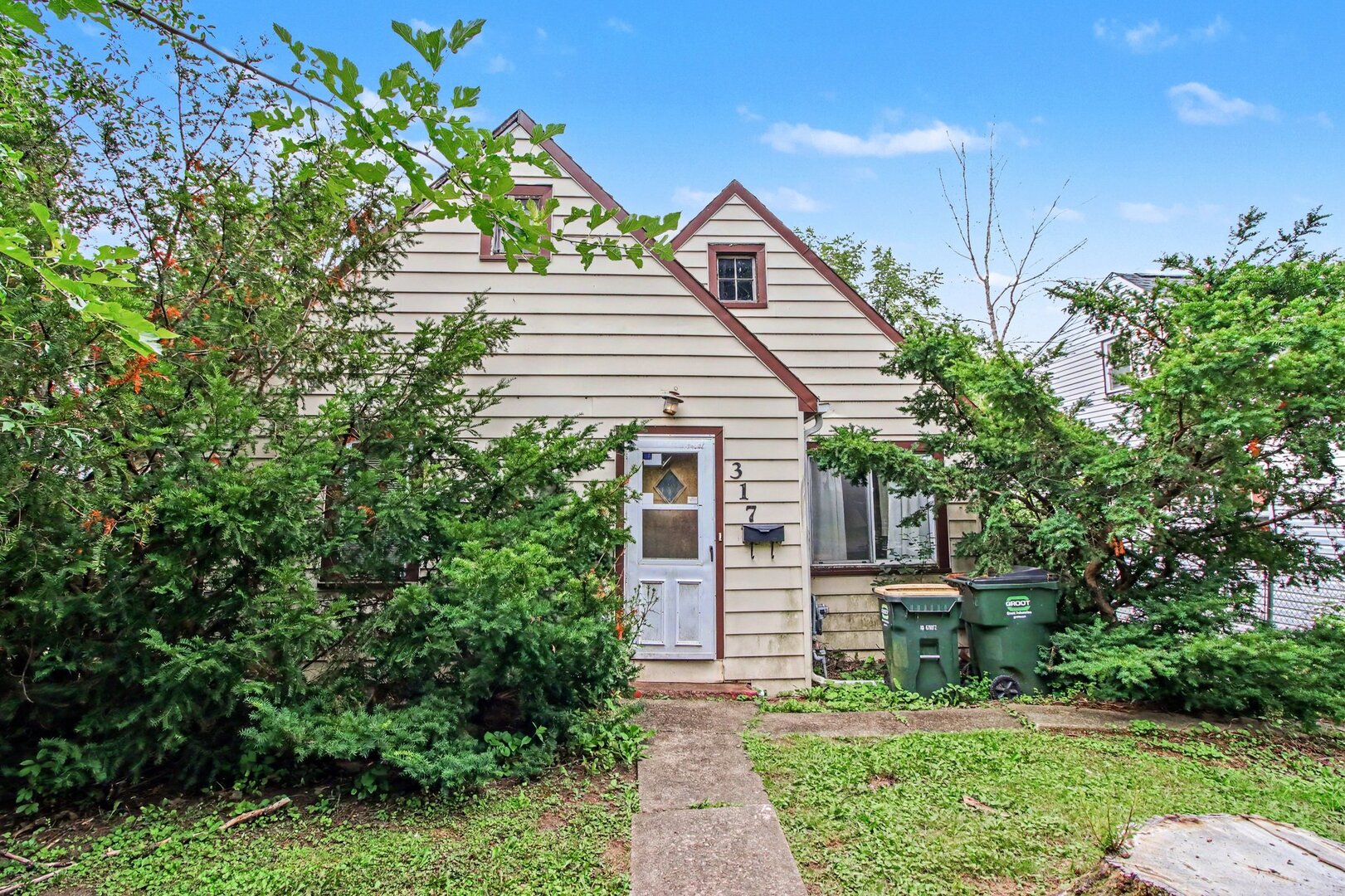 Homes for sale in Round Lake Park, IL | 317 Grandview Dr, Round Lake Park, IL 60073 | MLS# 12703165