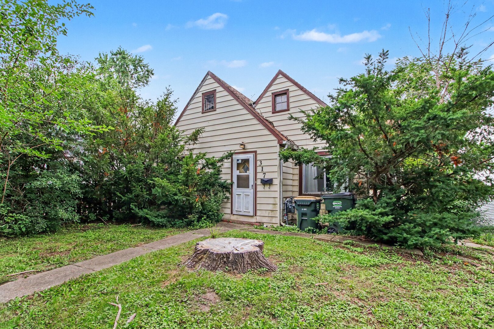 Homes for sale in Round Lake Park, IL | 317 Grandview Dr, Round Lake Park, IL 60073 | MLS# 12703165