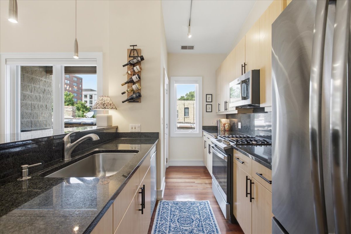 4th image of 2627 N Sheffield Ave, Chicago, IL 60614