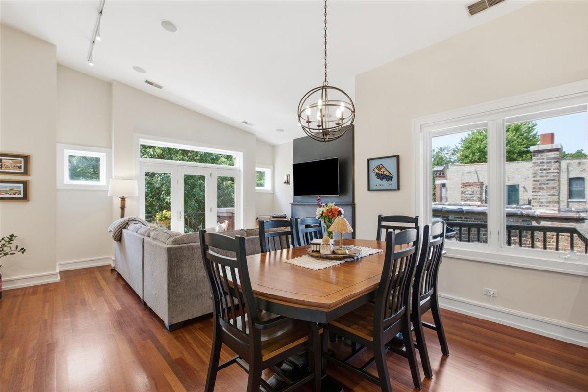 2nd image of 2627 N Sheffield Ave #301, Chicago, IL 60614 | MLS# 12703213
