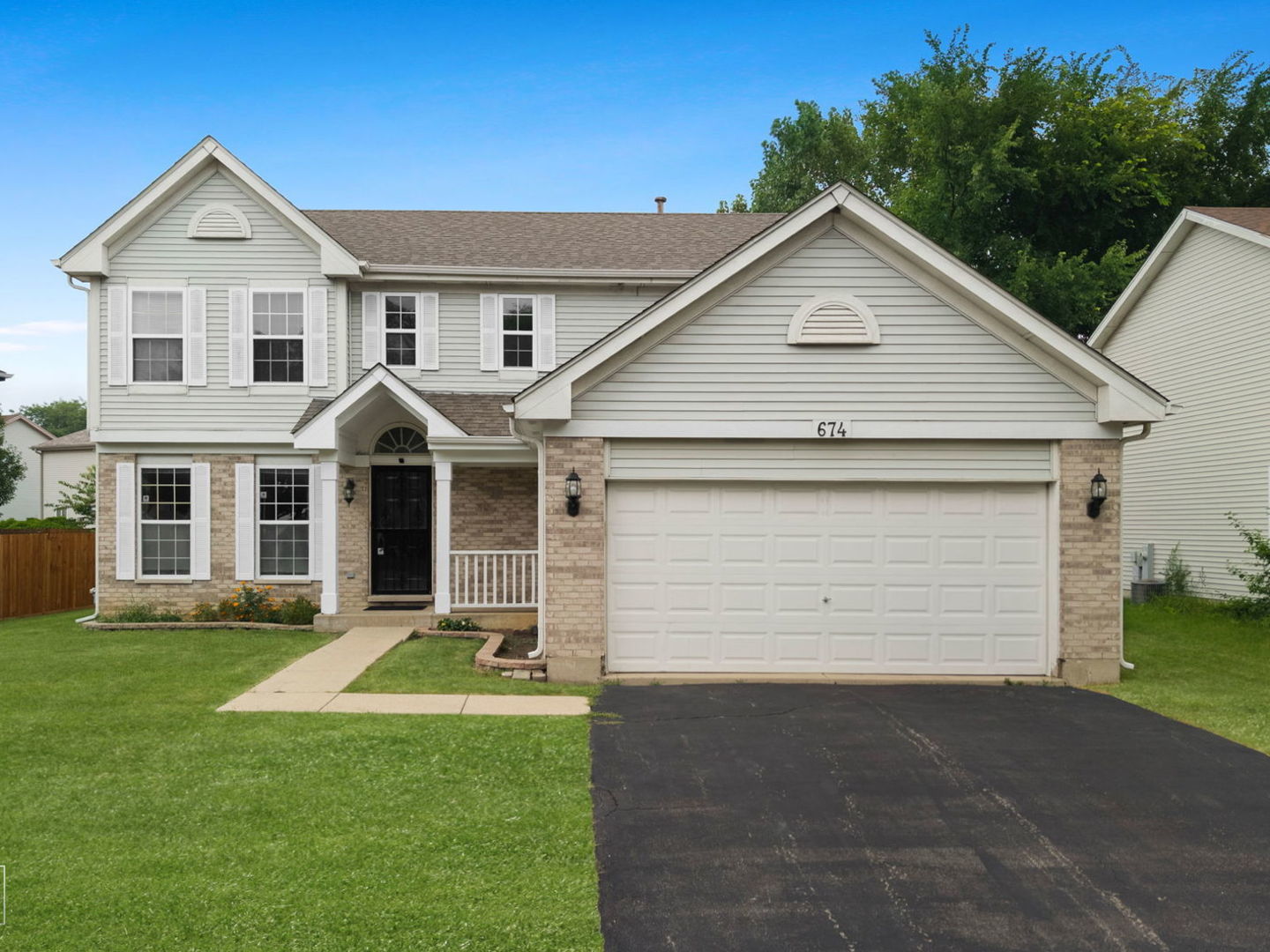 2nd image of 674 Maple Dr, Streamwood, IL 60107 | MLS# 12703225