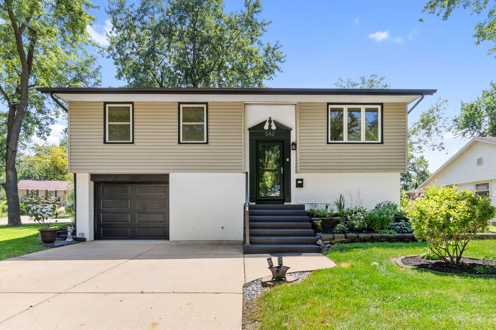 1st image of 543 Ridge Cir, Streamwood, IL 60107 | MLS# 12703253