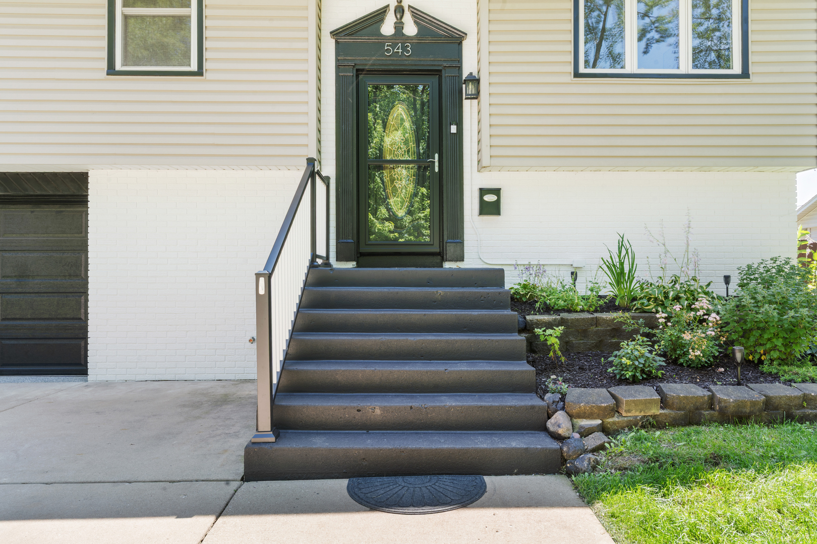 3rd image of 543 Ridge Cir, Streamwood, IL 60107 | MLS# 12703253
