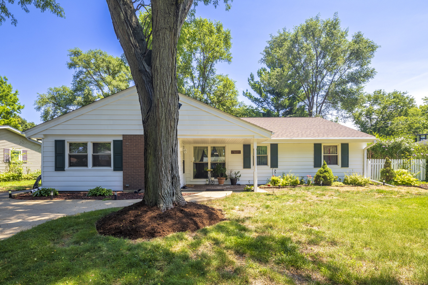 2nd image of 7601 Adams St, Darien, IL 60561 | MLS# 12703269