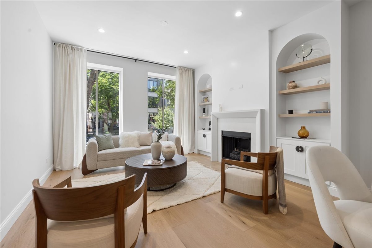 2nd image of 3739 N Clifton Ave #1, Chicago, IL 60613 | MLS# 12703271