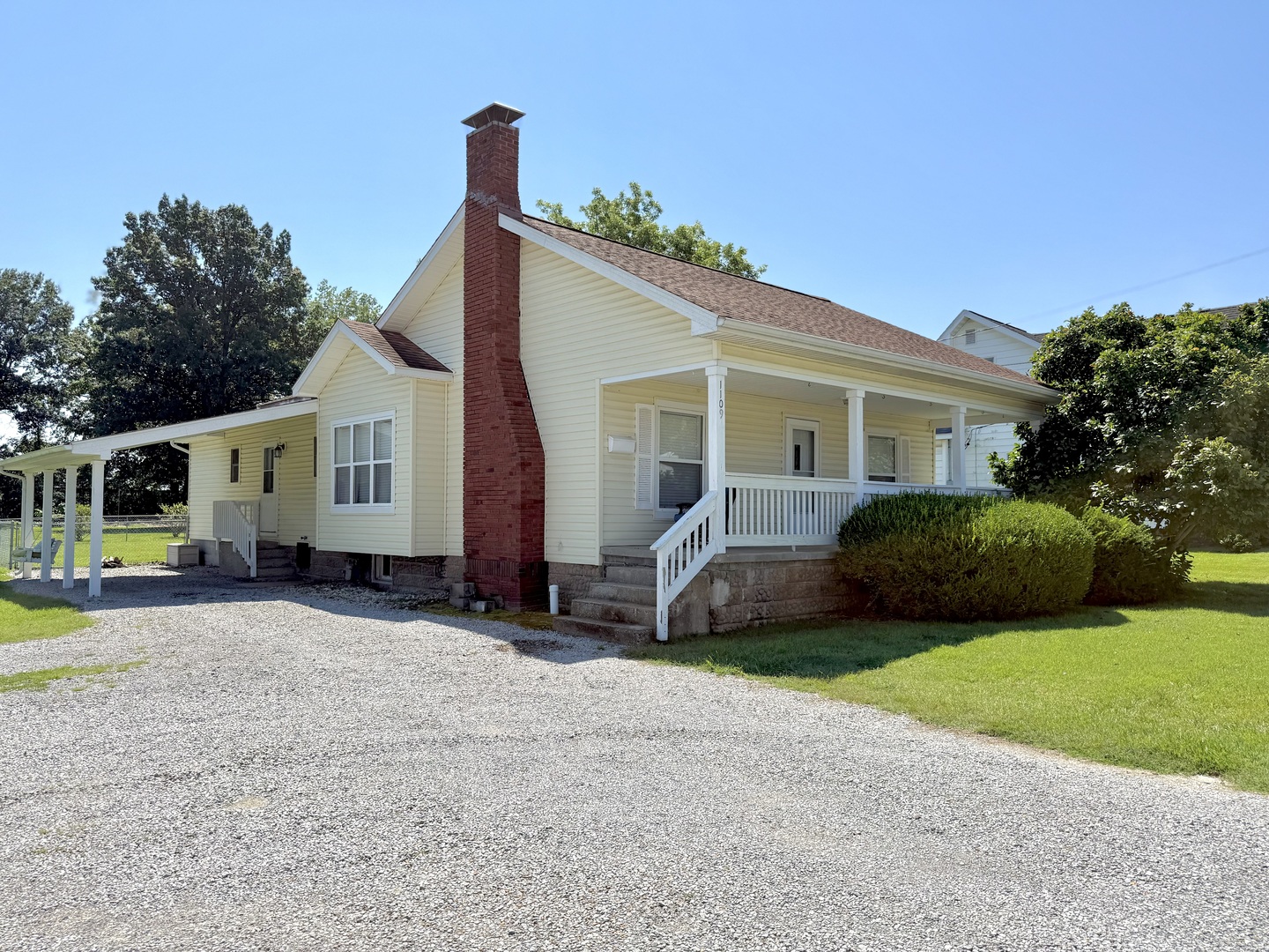 1st image of 1109 S Court St, Marion, IL 62959 | MLS# 12703285
