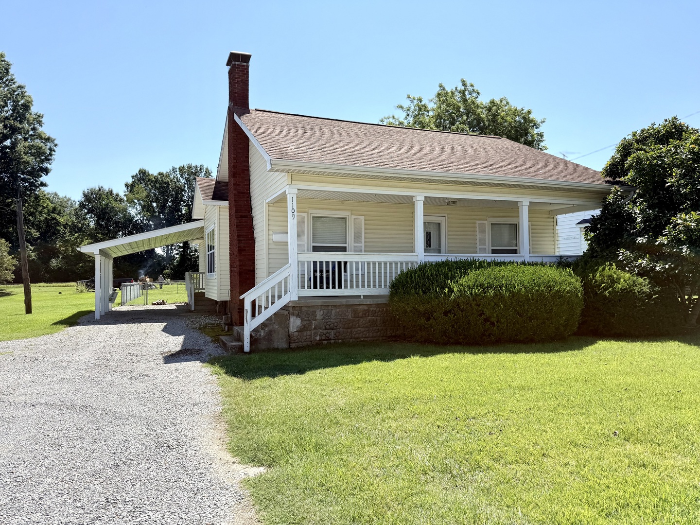 2nd image of 1109 S Court St, Marion, IL 62959 | MLS# 12703285
