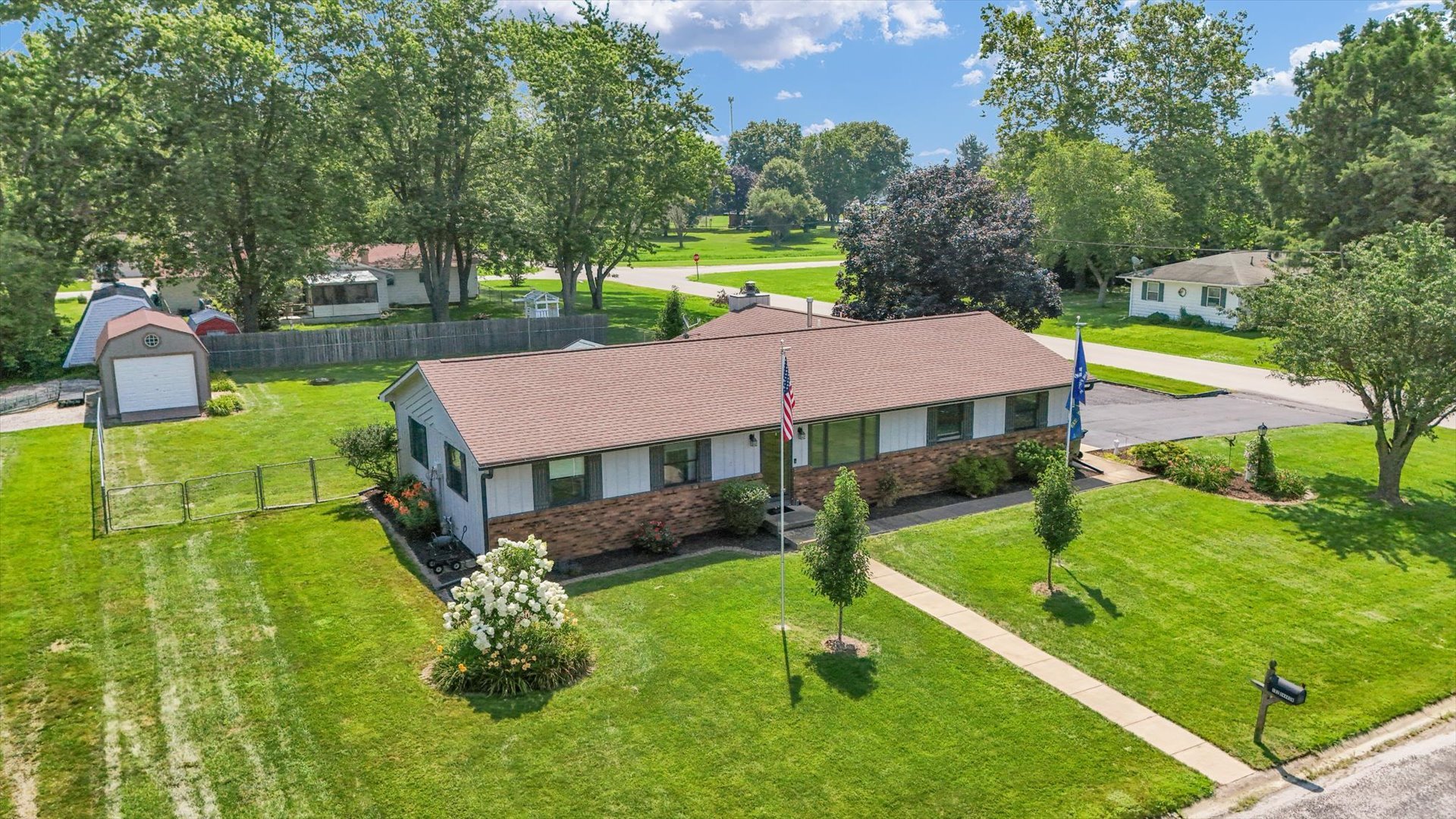 Homes for sale in Mahomet, IL | 102 Sharon Dr, Mahomet, IL 61853 | MLS# 12703352