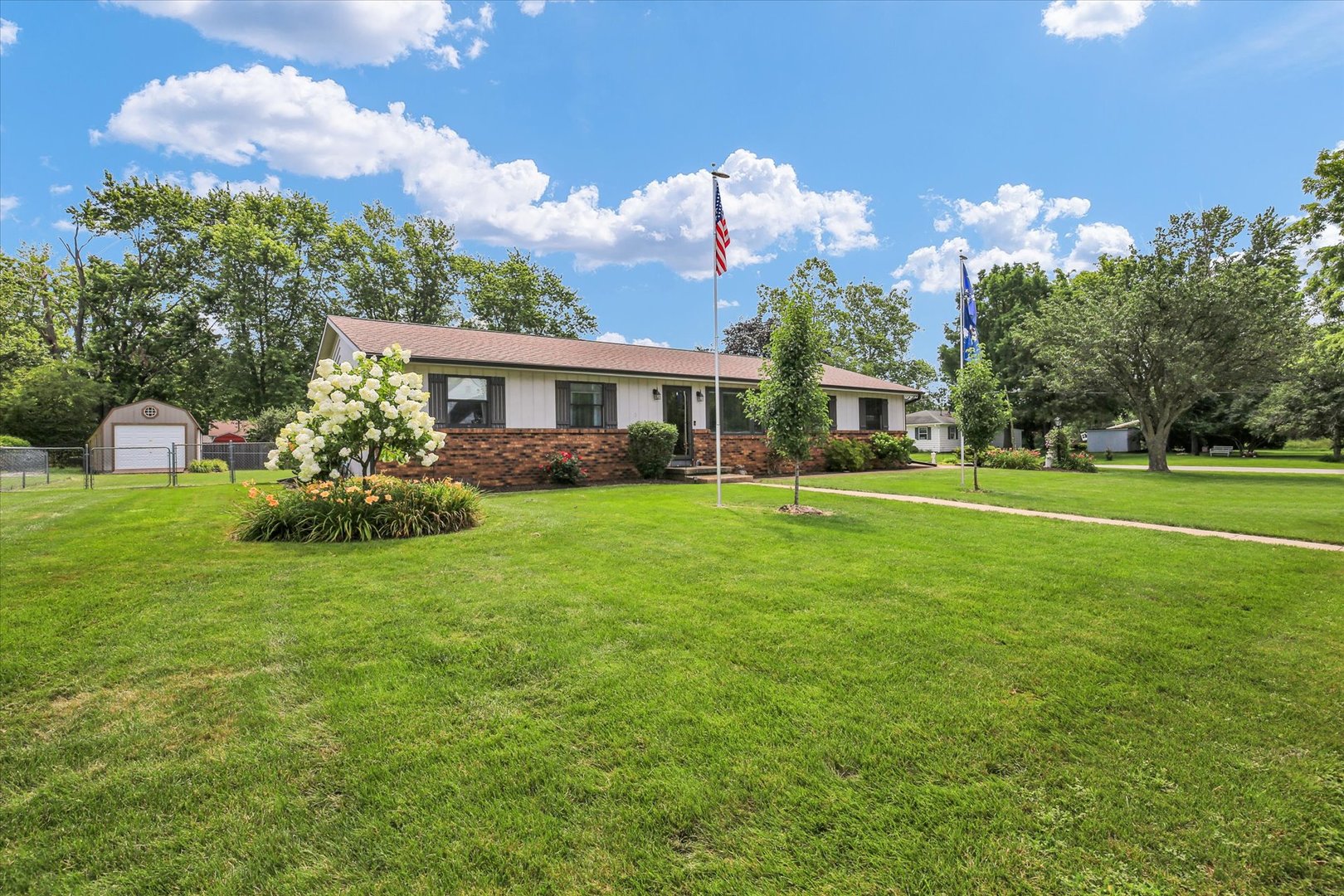 Homes for sale in Mahomet, IL | 102 Sharon Dr, Mahomet, IL 61853 | MLS# 12703352