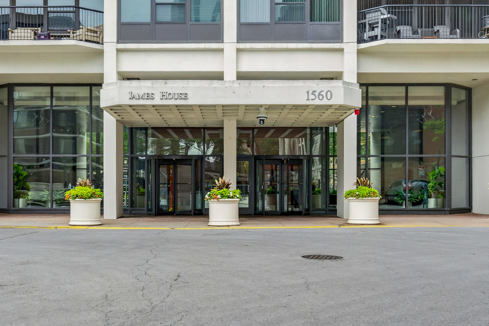 3rd image of 1560 N Sandburg Ter #1905J, Chicago, IL 60610 | MLS# 12703523