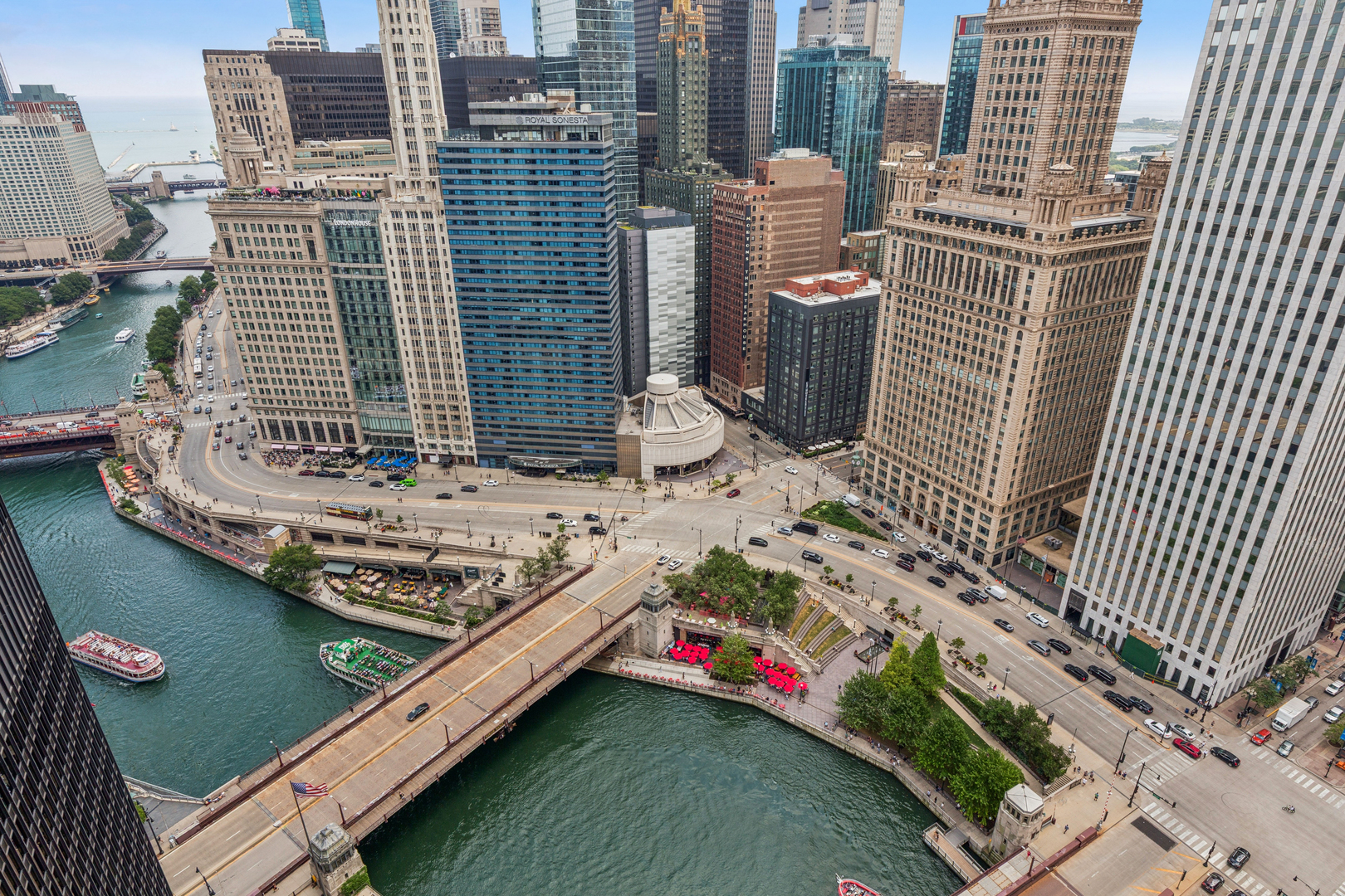 3rd image of 300 N State St #4333, Chicago, IL 60654 | MLS# 12703556