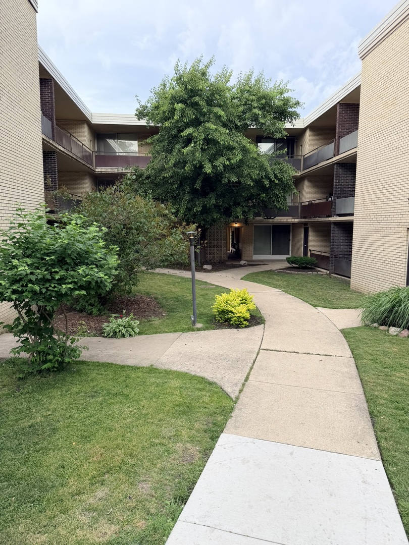 2nd image of 12546 Fairview Ave #3D, Blue Island, IL 60406 | MLS# 12703569