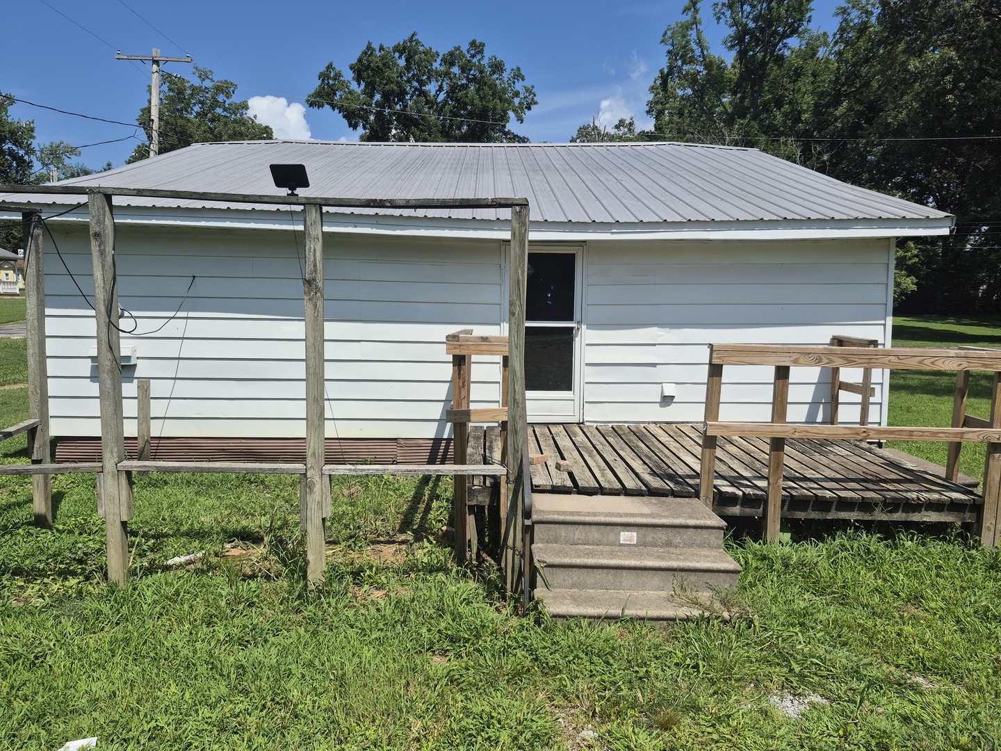 2nd image of 1117 Garfield St, Eldorado, IL 62930 | MLS# 12703732