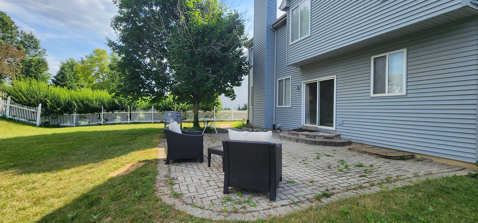 3rd image of 2145 Colchester Ave, Hoffman Estates, IL 60192 | MLS# 12703802