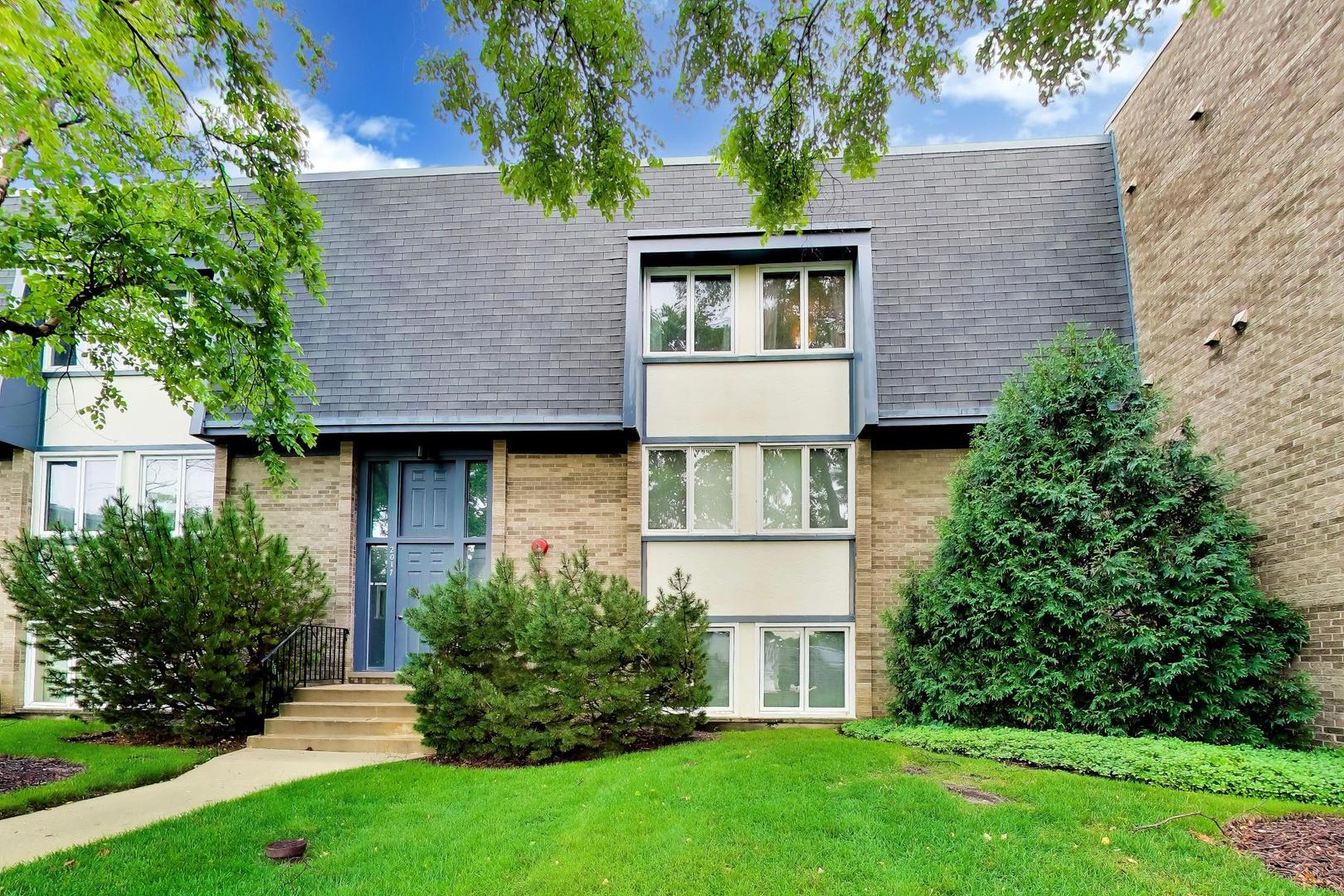Homes for sale in Glenview, IL | 2017 Ammer Ridge Ct #302, Glenview, IL 60025 | MLS# 12703834