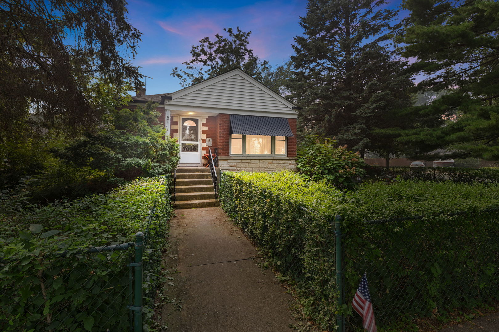3rd image of 7030 N Ionia Ave, Chicago, IL 60646 | MLS# 12703847