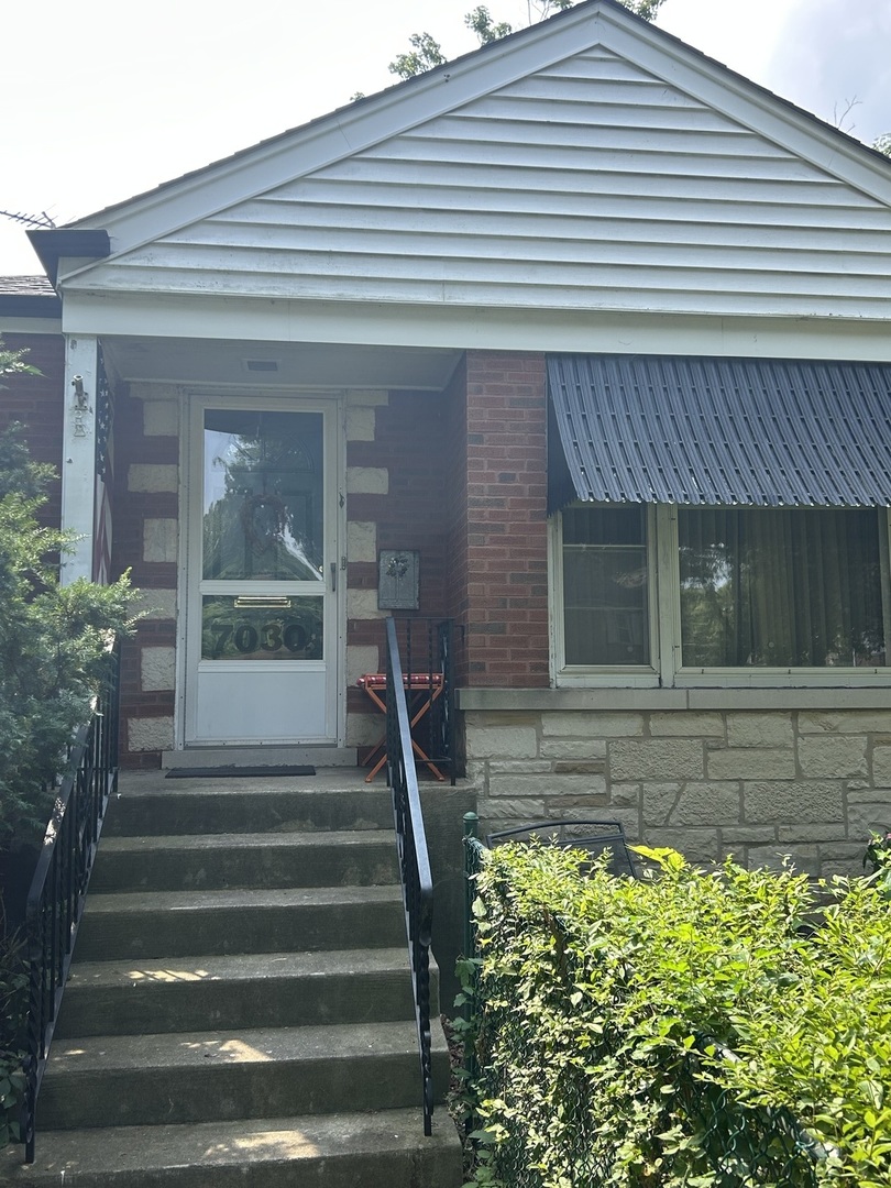 1st image of 7030 N Ionia Ave, Chicago, IL 60646 | MLS# 12703847