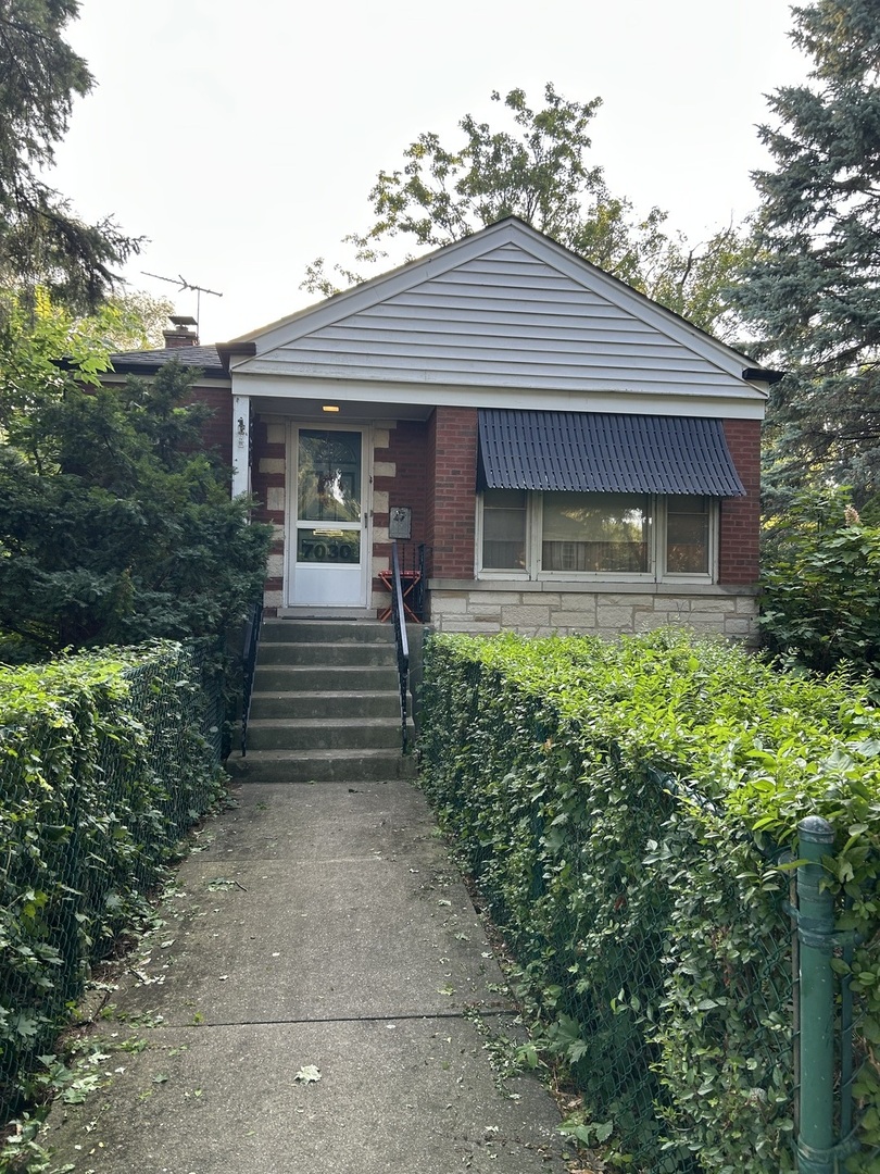 2nd image of 7030 N Ionia Ave, Chicago, IL 60646 | MLS# 12703847