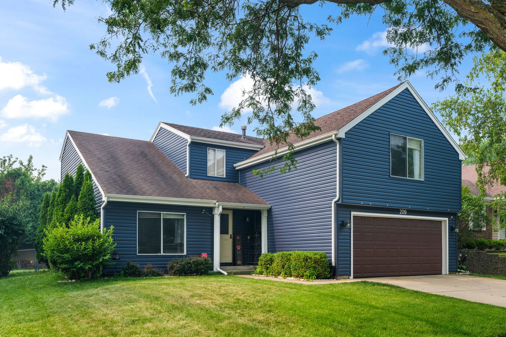 Homes for sale in Vernon Hills, IL | 209 Alpine Dr, Vernon Hills, IL 60061 | MLS# 12703882