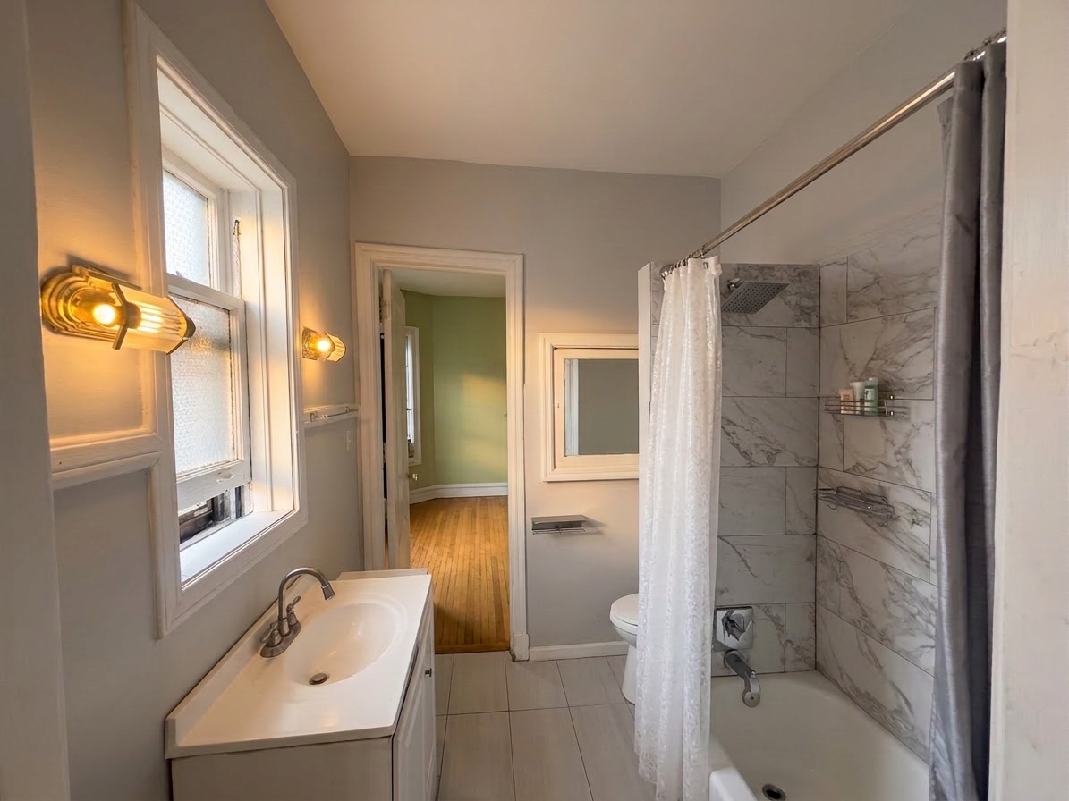 5th image of 953 E Hyde Park Blvd, Chicago, IL 60615