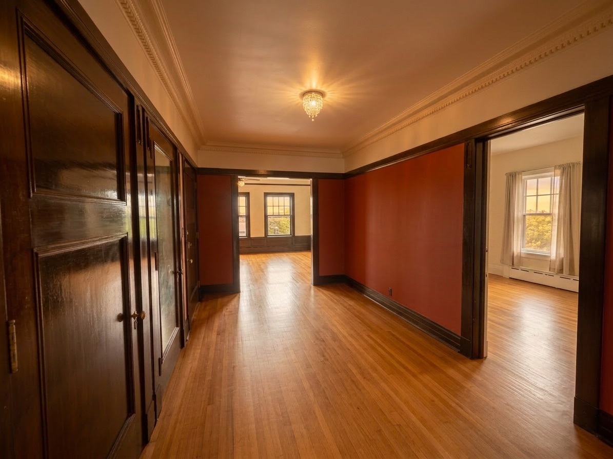 4th image of 953 E Hyde Park Blvd, Chicago, IL 60615