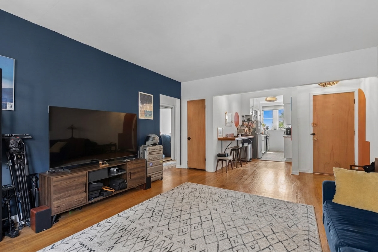 3rd image of 1210 W Jarvis Ave #2N, Chicago, IL 60626 | MLS# 12703896