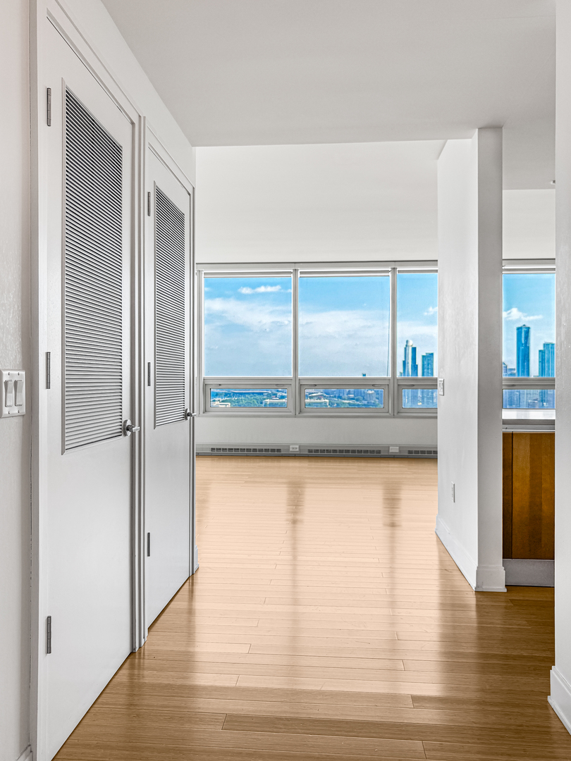 4th image of 340 on the Park , Chicago, IL 60601