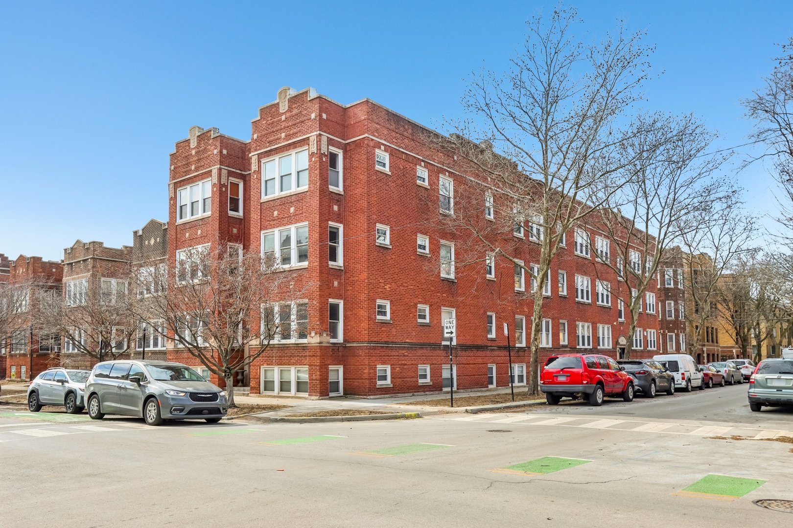 Homes for sale in Chicago, IL | 2609 W Gunnison St #3, Chicago, IL 60625 | MLS# 12703948