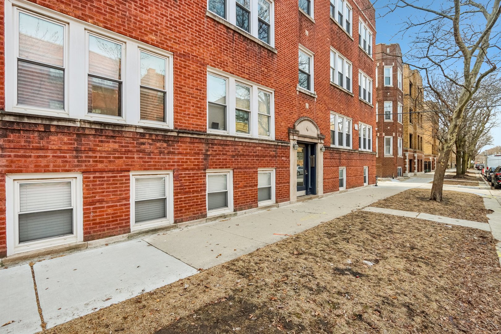 Homes for sale in Chicago, IL | 2609 W Gunnison St #3, Chicago, IL 60625 | MLS# 12703948