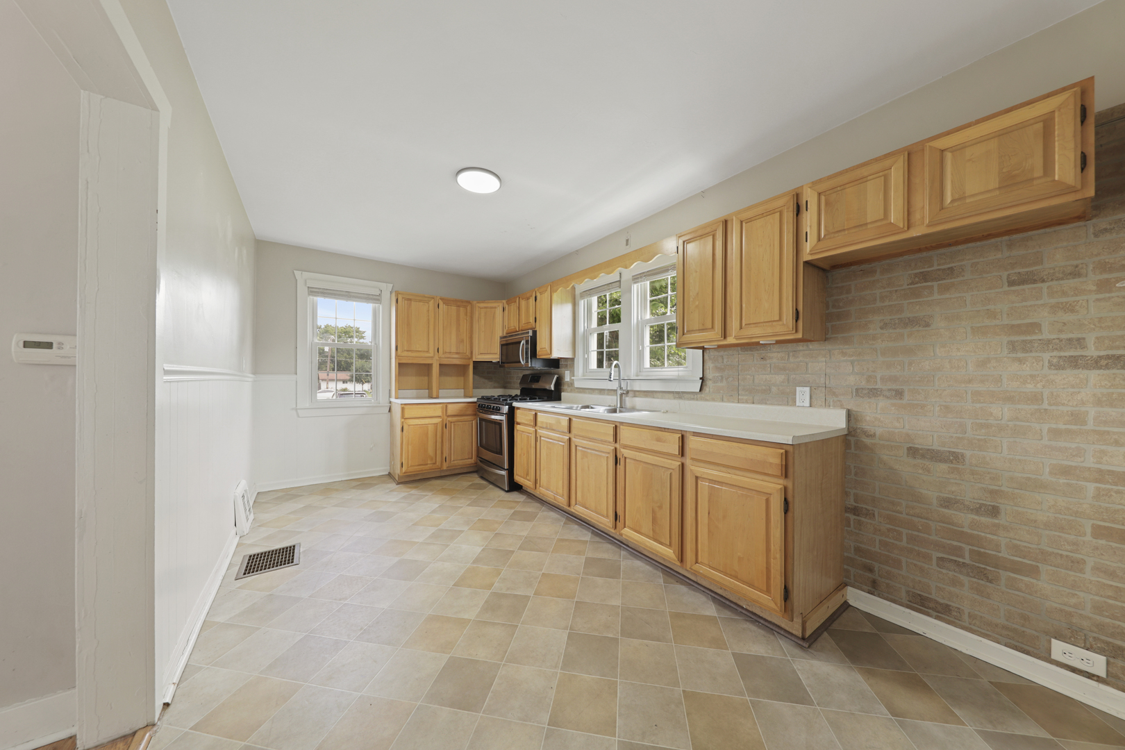 5th image of 1012 1/2 W Lafayette St, Ottawa, IL 61350 | MLS# 12703970