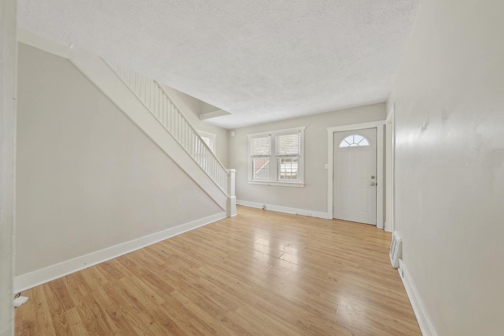 3rd image of 1012 1/2 W Lafayette St, Ottawa, IL 61350 | MLS# 12703970