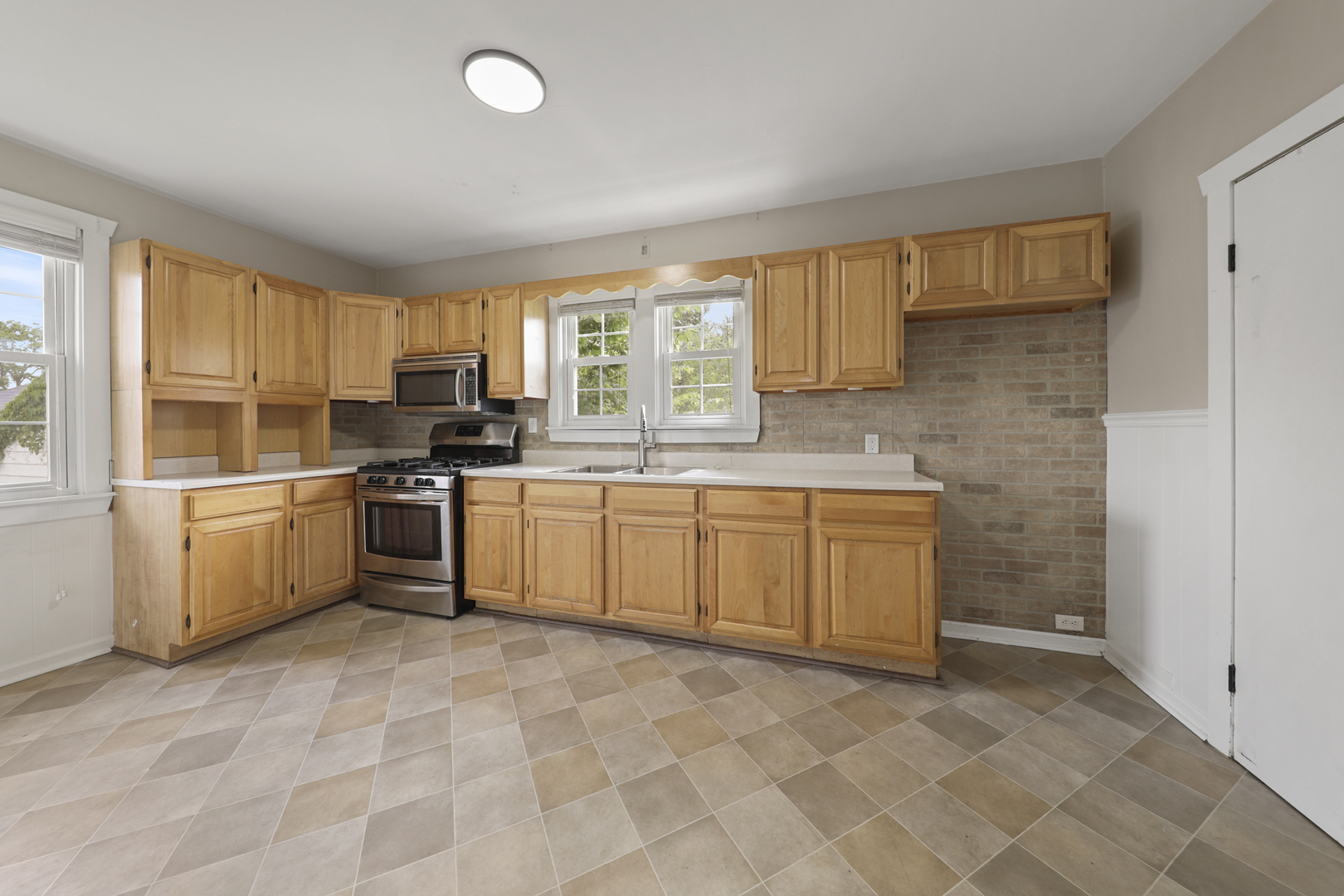 4th image of 1012 1/2 W Lafayette St, Ottawa, IL 61350 | MLS# 12703970