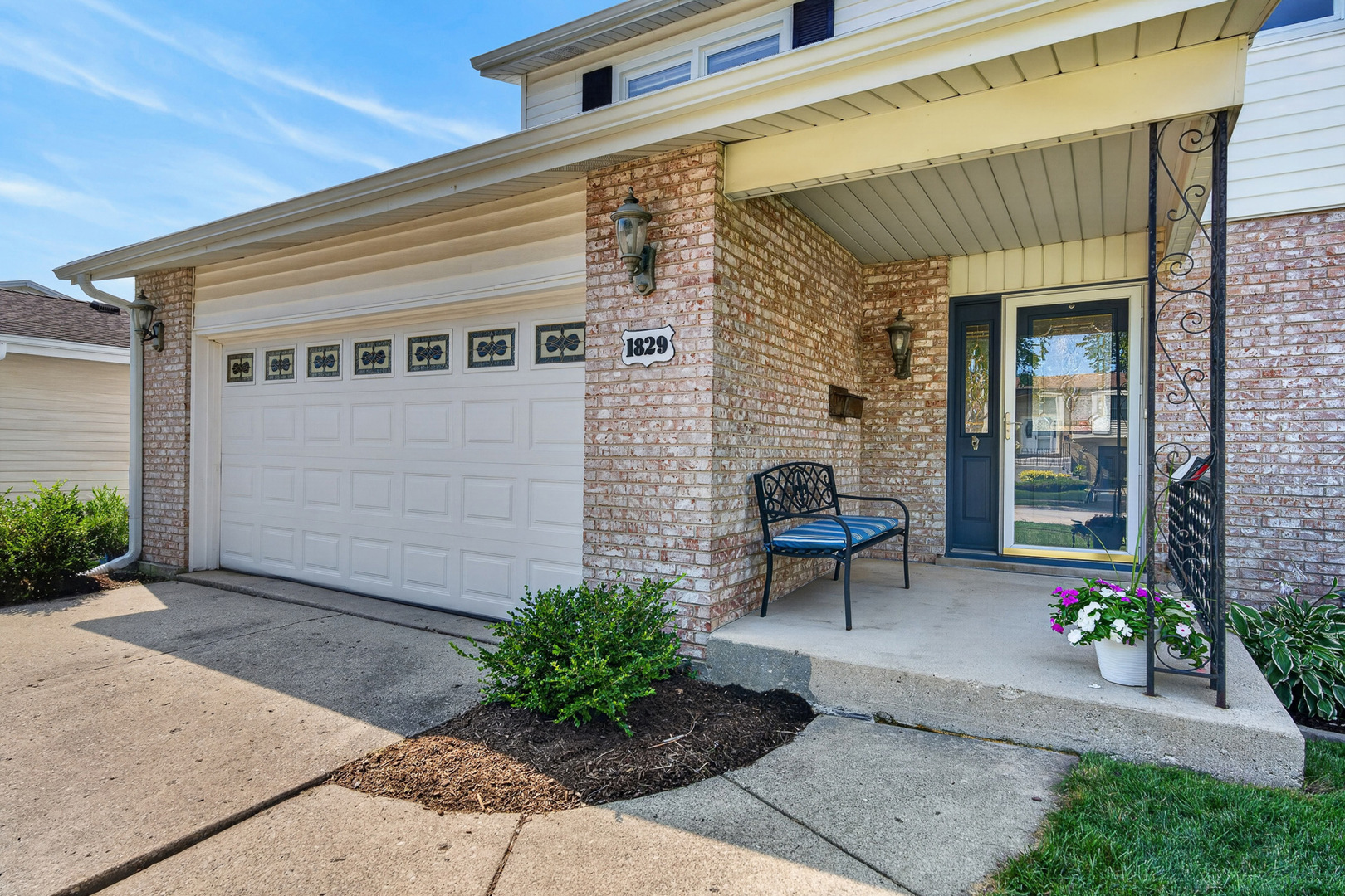 2nd image of 1829 W Catalpa Ln, Mount Prospect, IL 60056 | MLS# 12703973