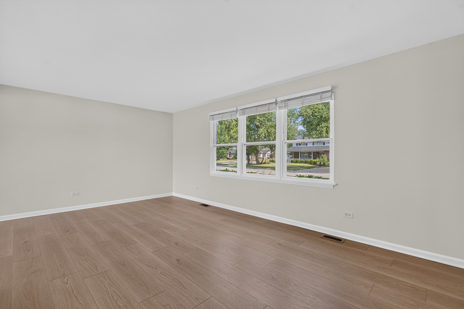5th image of 1829 W Catalpa Ln, Mount Prospect, IL 60056 | MLS# 12703973