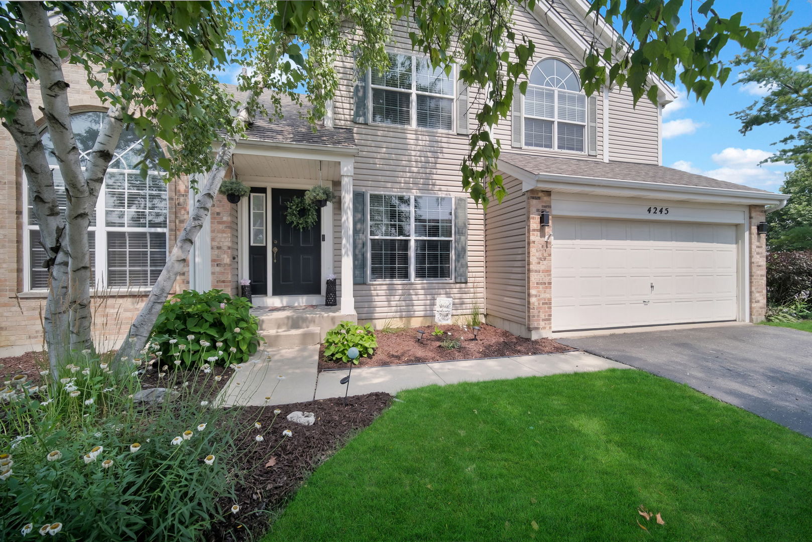 Homes for sale in Lake In The Hills, IL | 4245 Peartree Dr, Lake In The Hills, IL 60156 | MLS# 12703989