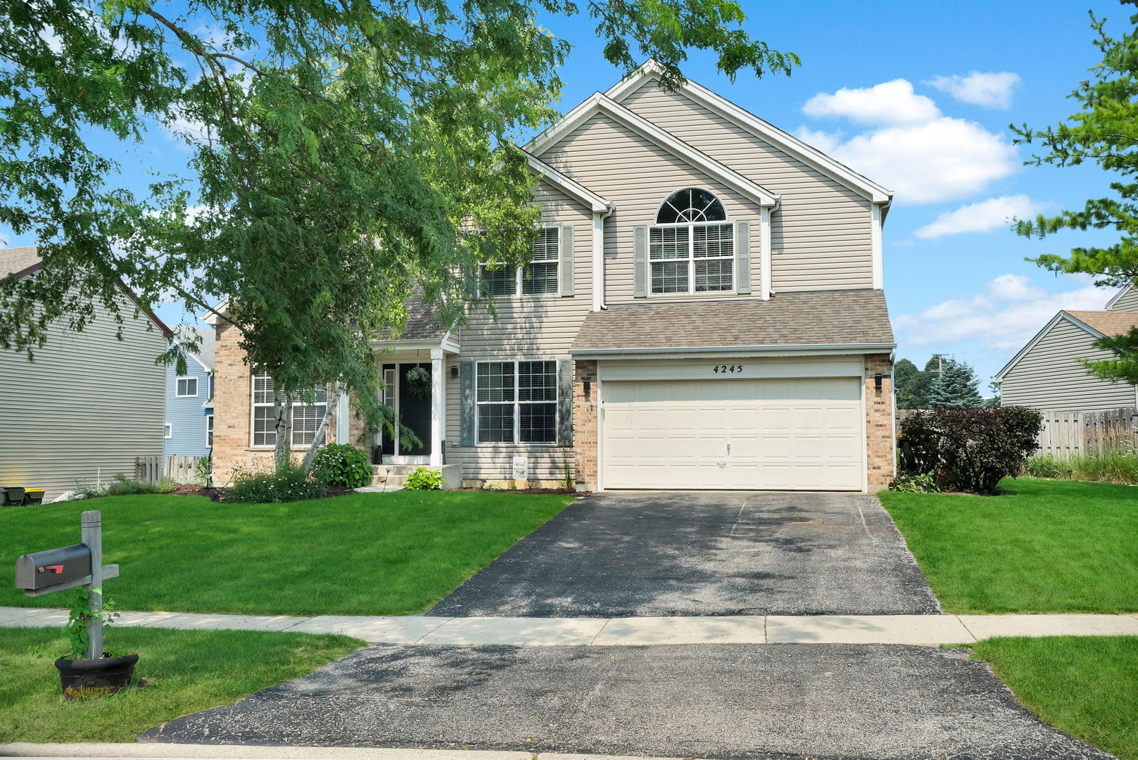 Homes for sale in Lake In The Hills, IL | 4245 Peartree Dr, Lake In The Hills, IL 60156 | MLS# 12703989