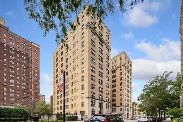 Homes for sale in Chicago, IL | 1755 E 55Th St #1202, Chicago, IL 60615 | MLS# 12704013